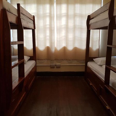 Kamuning Transient Hostel كويزون سيتي المظهر الخارجي الصورة