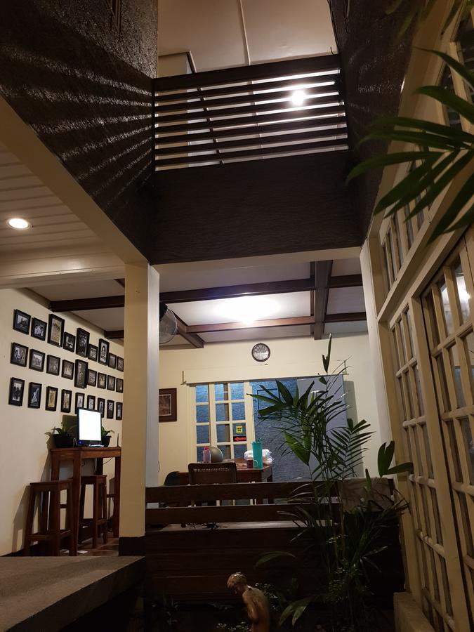 Kamuning Transient Hostel كويزون سيتي الغرفة الصورة