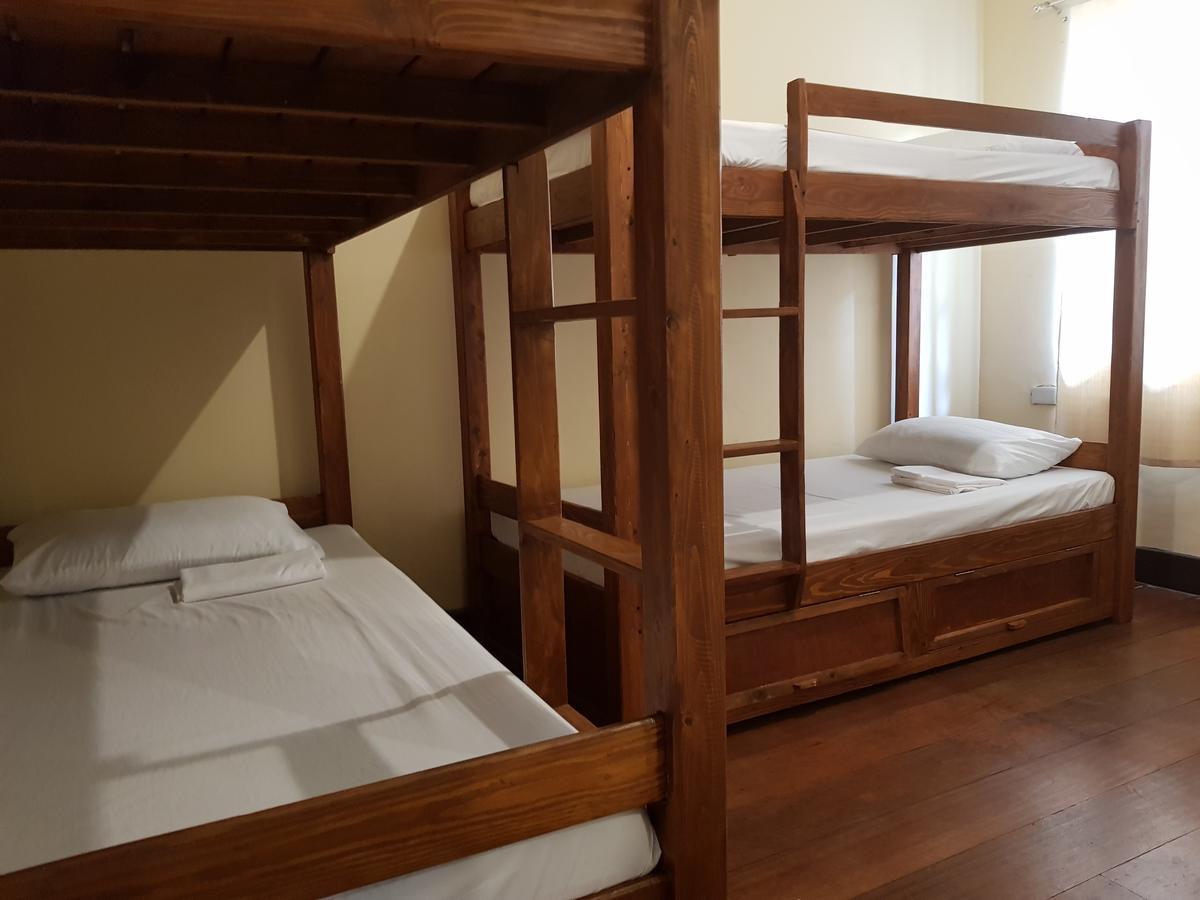 Kamuning Transient Hostel كويزون سيتي المظهر الخارجي الصورة