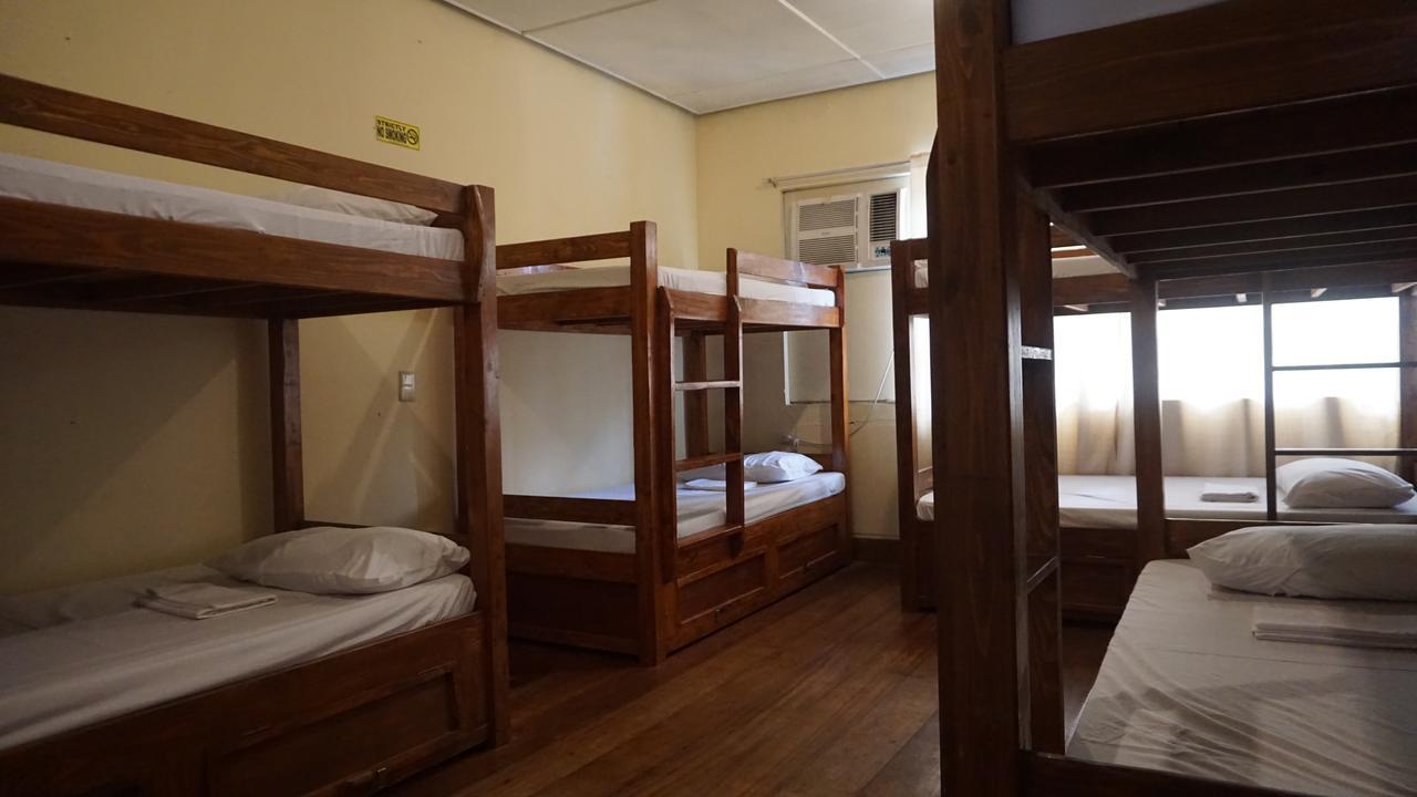 Kamuning Transient Hostel كويزون سيتي المظهر الخارجي الصورة