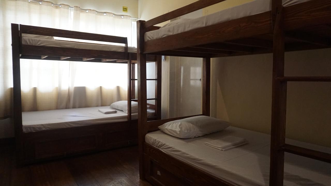 Kamuning Transient Hostel كويزون سيتي المظهر الخارجي الصورة